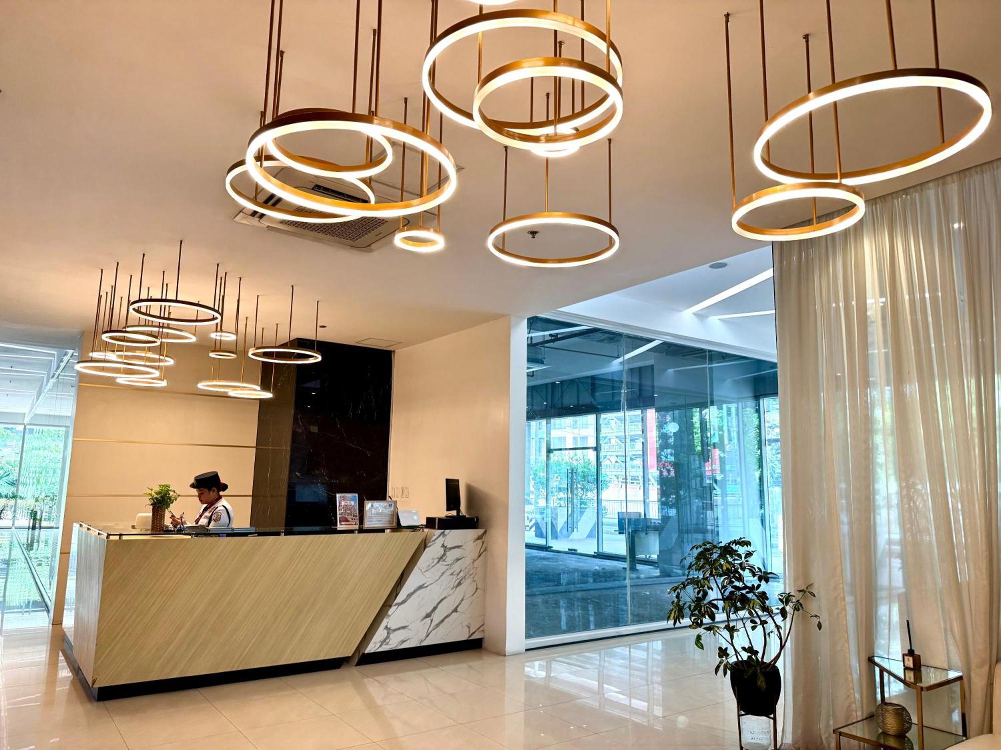 Ama Tower Residences, 8Th Flr, Near Dmw And Sm Megamall Mandaluyong Екстер'єр фото